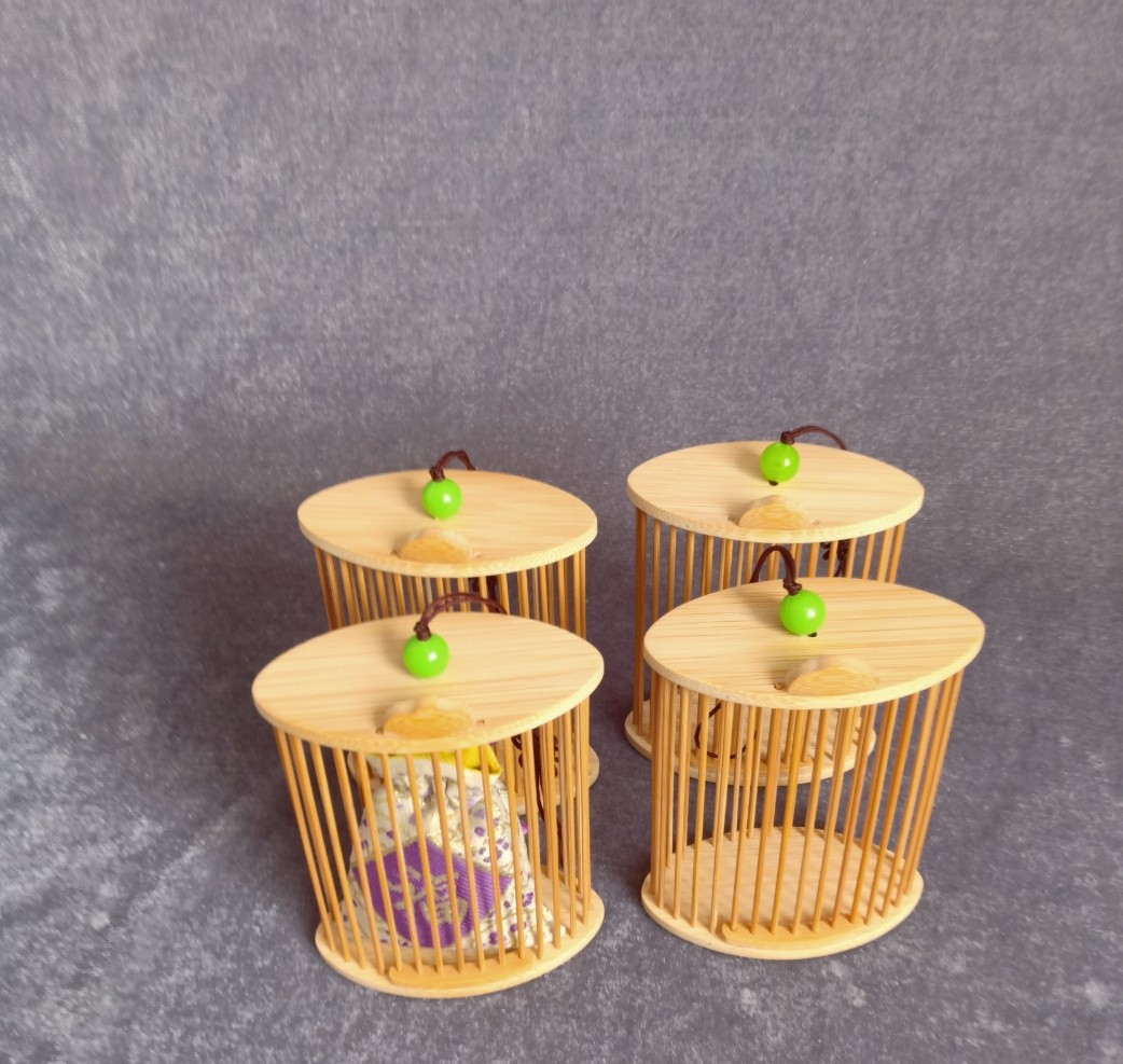 【新品】精细小巧 圆形香包笼 纯手工制作