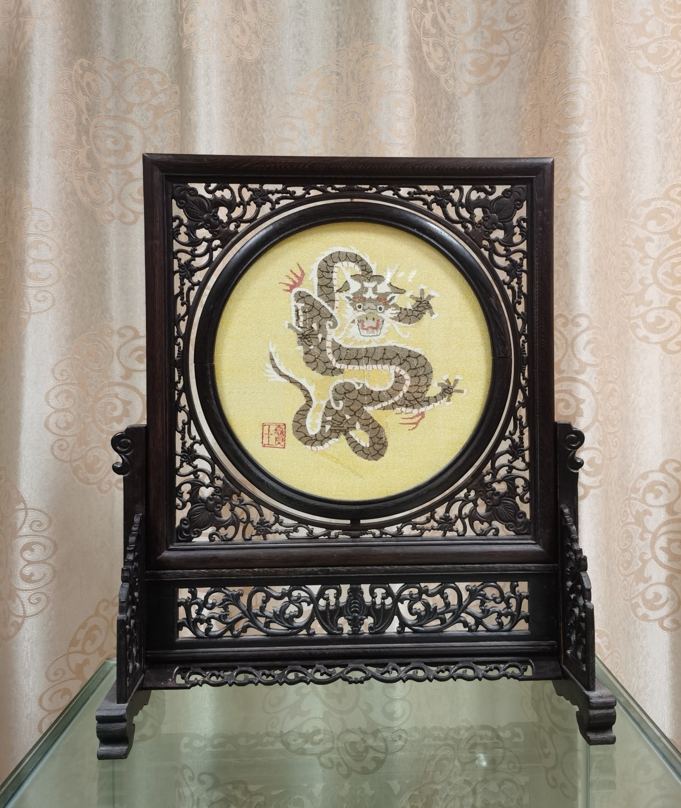 缂丝三异龙纹图插屏