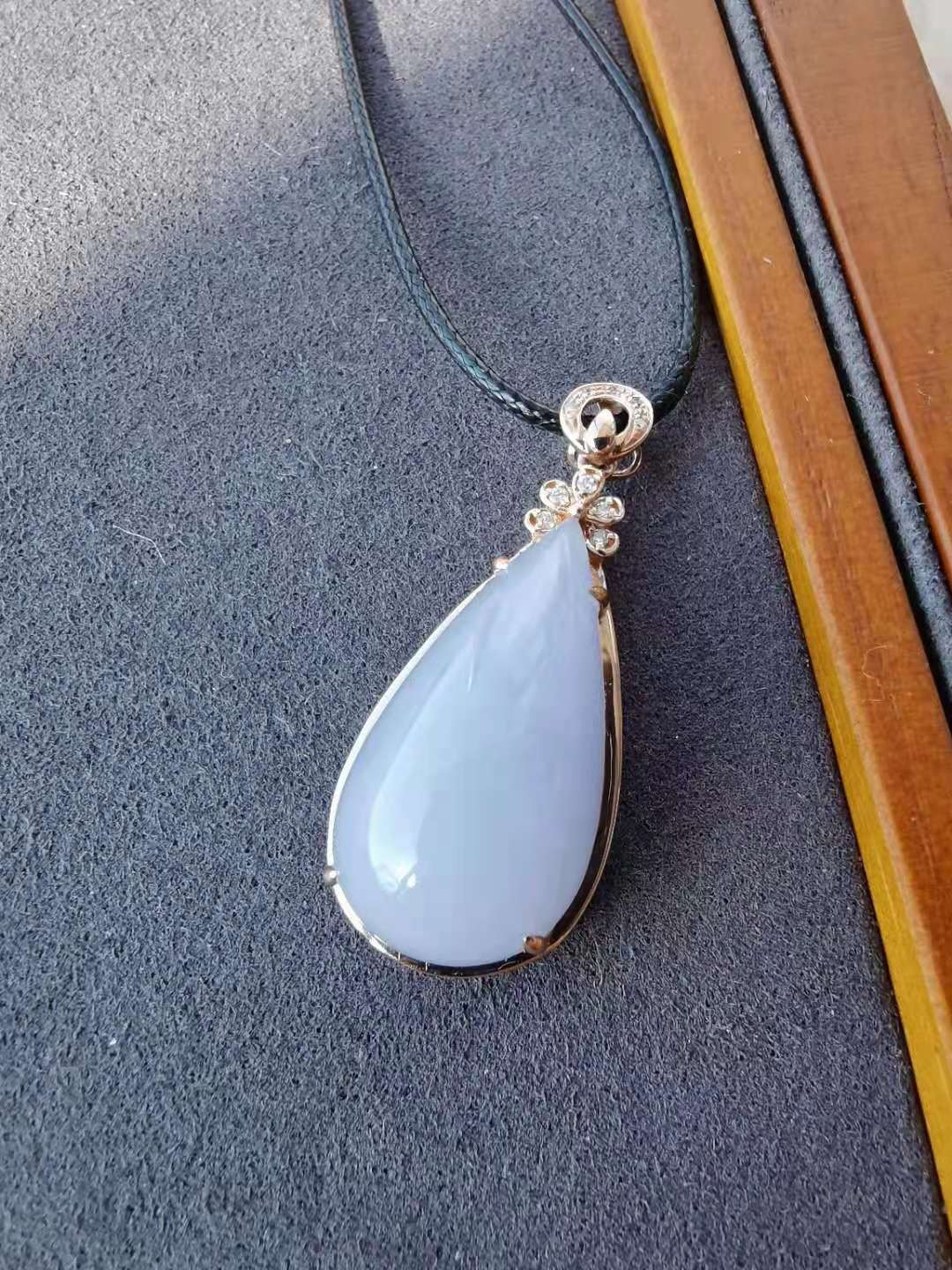 18金天然紫罗兰翡翠挂坠